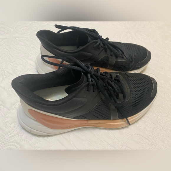 Lululemon Athletica Women's Blissfeel Running Shoe - Picture 11 of 11